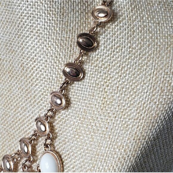 BIB STYLE Statement Necklace Goldtone Black White - Picture 3 of 9